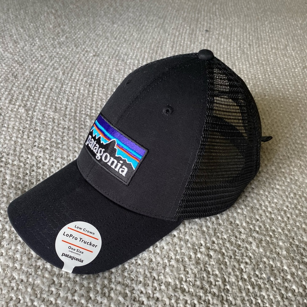 NWT Black Patagonia P-6 LoPro Trucker Hat